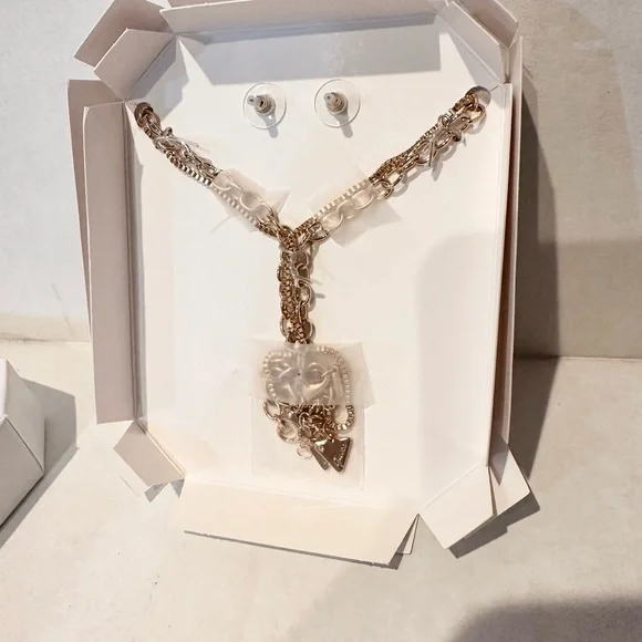 Guess Jewelry Set gold 2 necklaces and earrings NWT - Picture 6 of 6